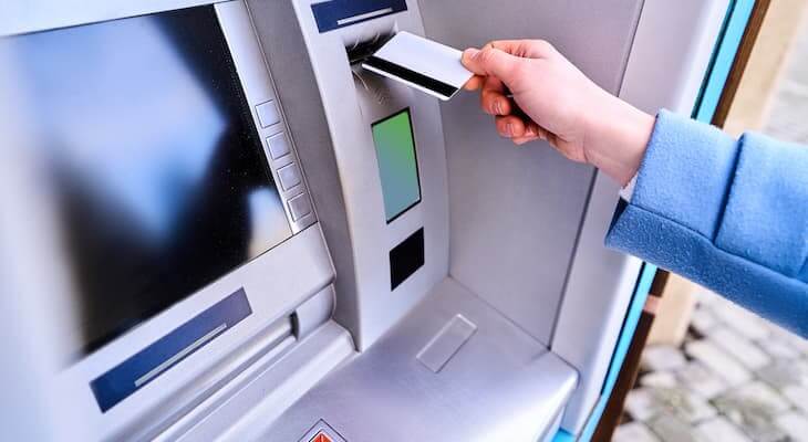 SMBCモビットの借り方｜振り込みキャッシング、提携ATM、スマホATM取引の3通り